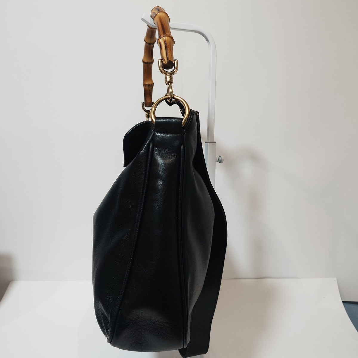 Gucci Bamboo negro con asa de bambú y correa de hombro
