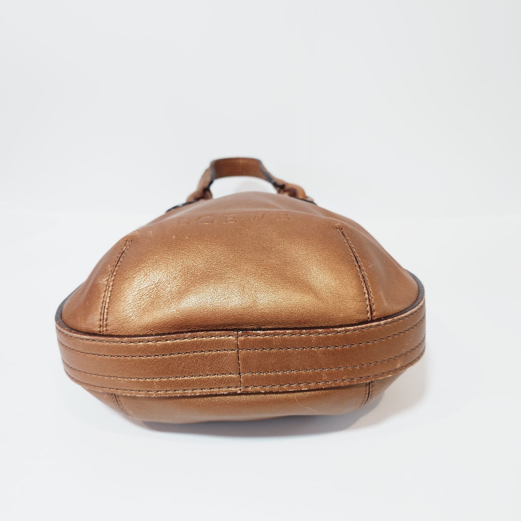 Loewe de cuero marrón con asas de eslabones y correa