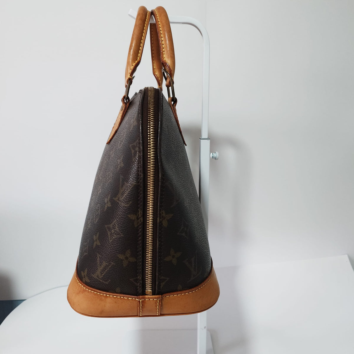 Louis Vuitton Alma Monogram marrón