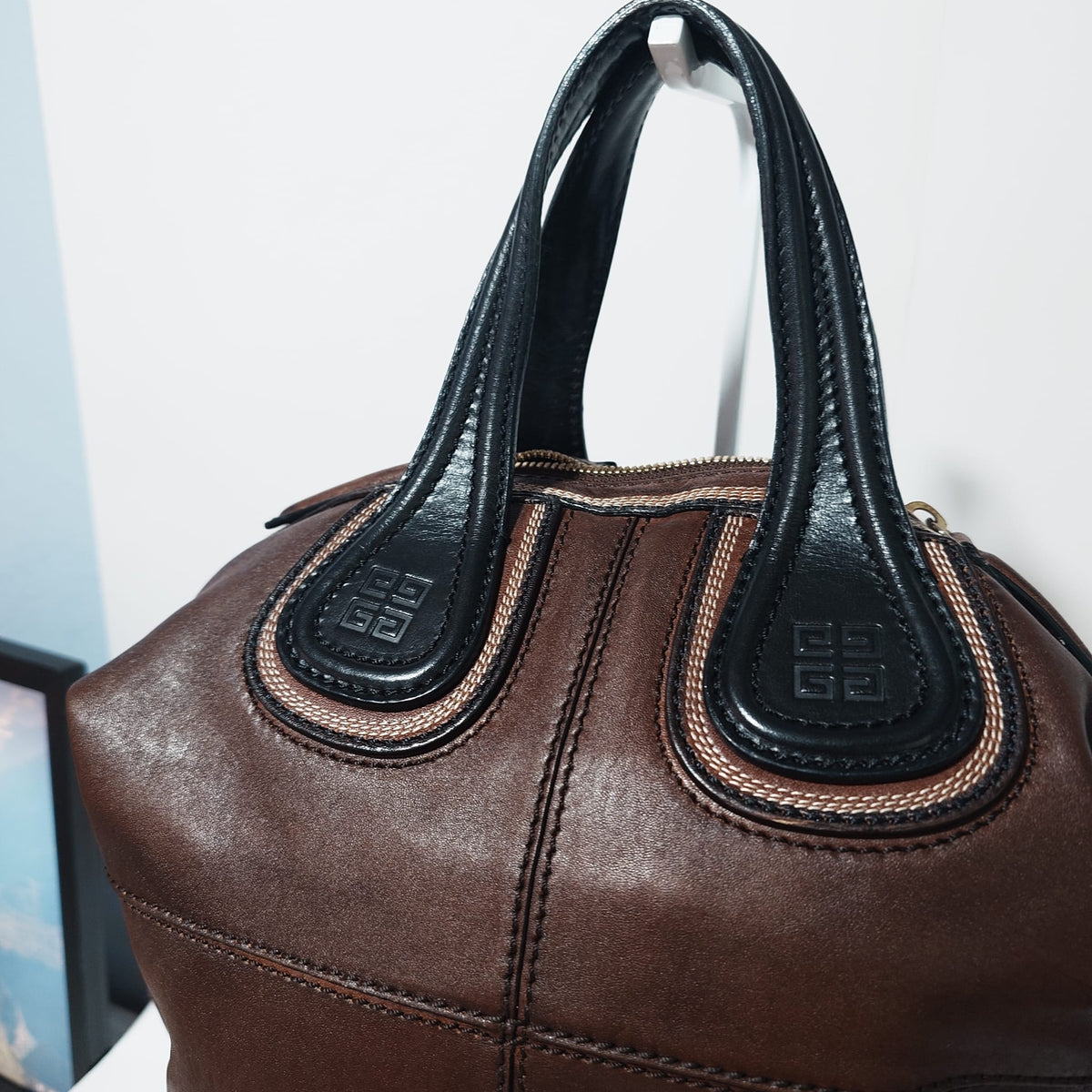 Givenchy Nightingale mediano de cuero marrón y negro
