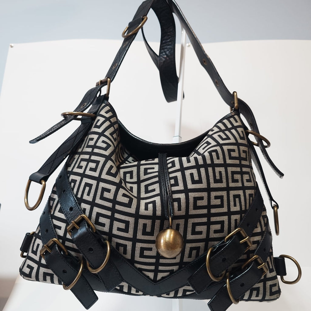 Vista frontal del bolso Givenchy
