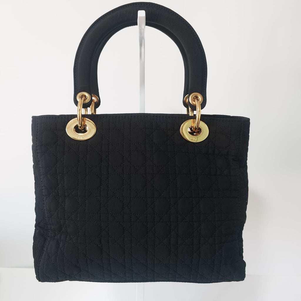 Vista frontal adicional del Christian Dior Lady Dior Cannage