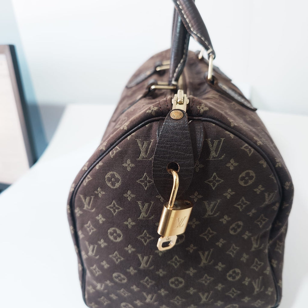 Vista lateral del Louis Vuitton Speedy 30 Mini Lin